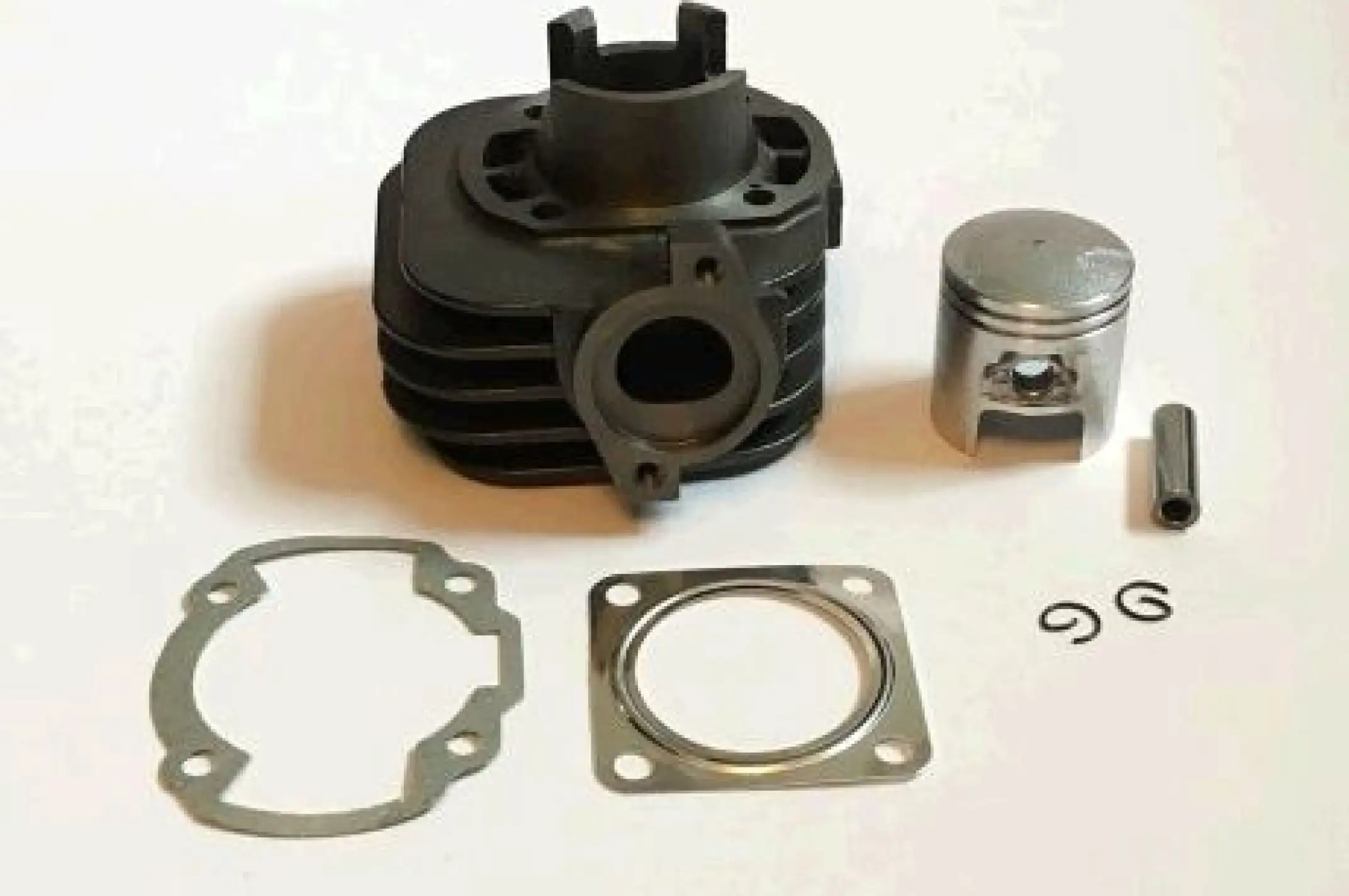 Поршневая (ЦПГ) Suzuki LETS 50 (Ø41, p-10) KOMATCU