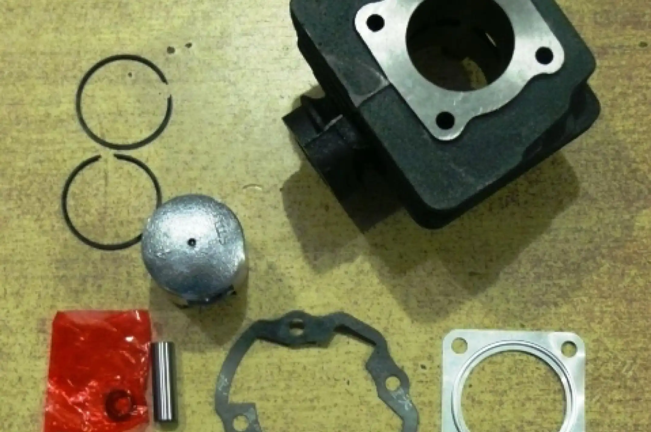 Поршневая (ЦПГ) Suzuki AD 50 (Ø41, p-10) VDK