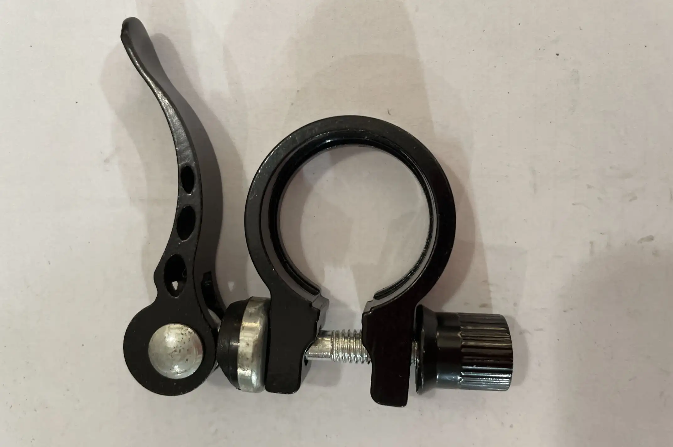 Хомут трубы подседельной велосипеда (крепление эксцентрик) (черный) DS