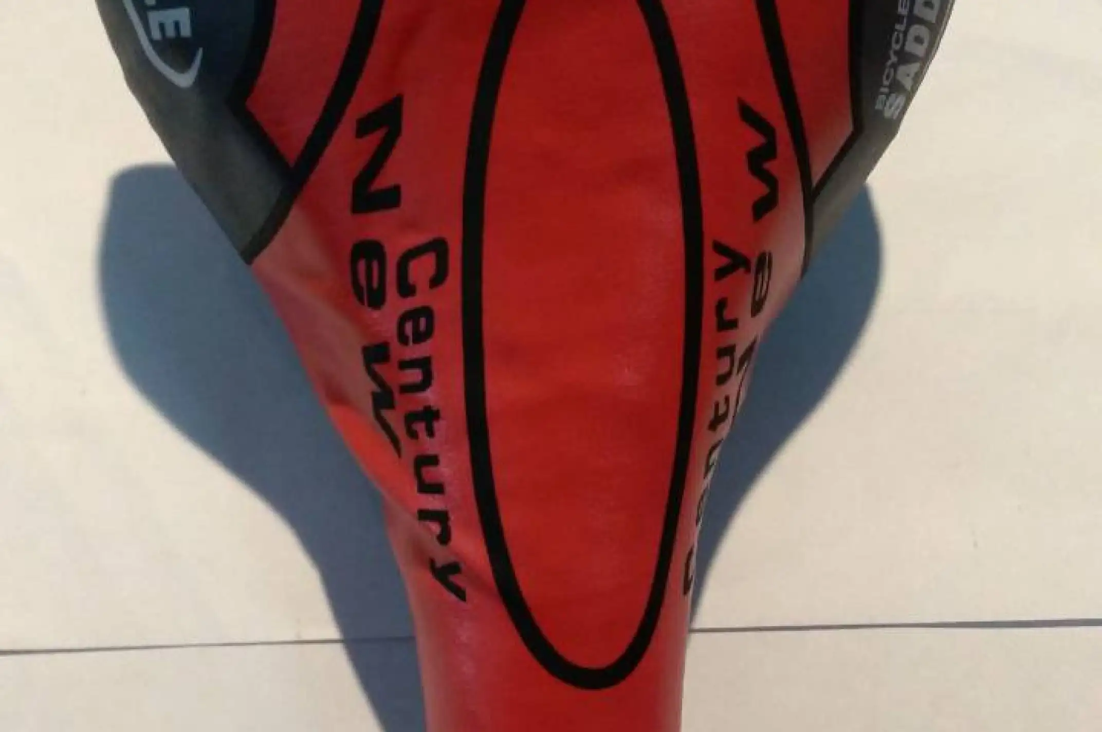 Седло велосипедное (mod:SPORT) (красное) YKX