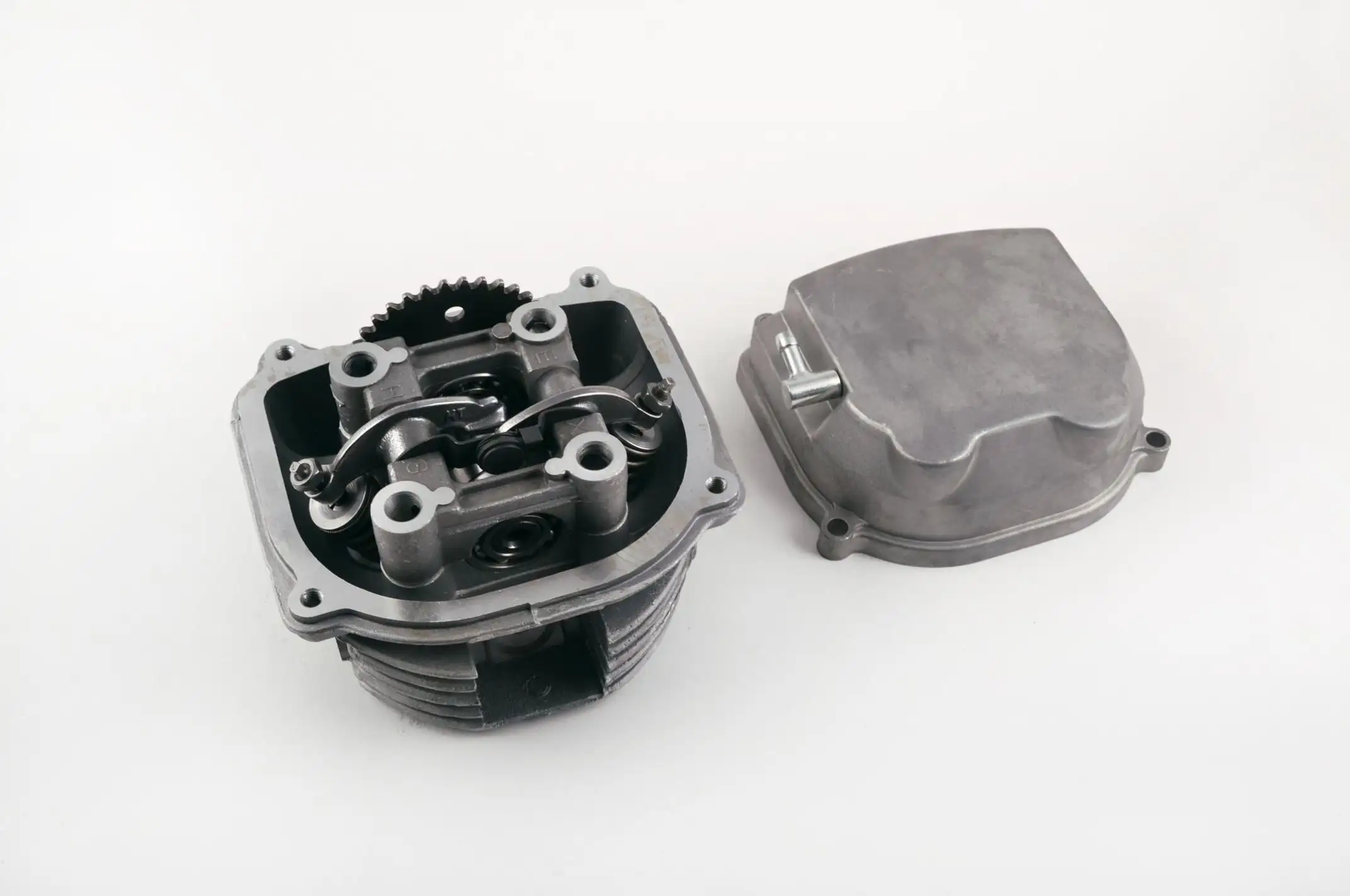 Головка цилиндра 4T GY6 125 (в сборе, +крышка) SUNY mod B