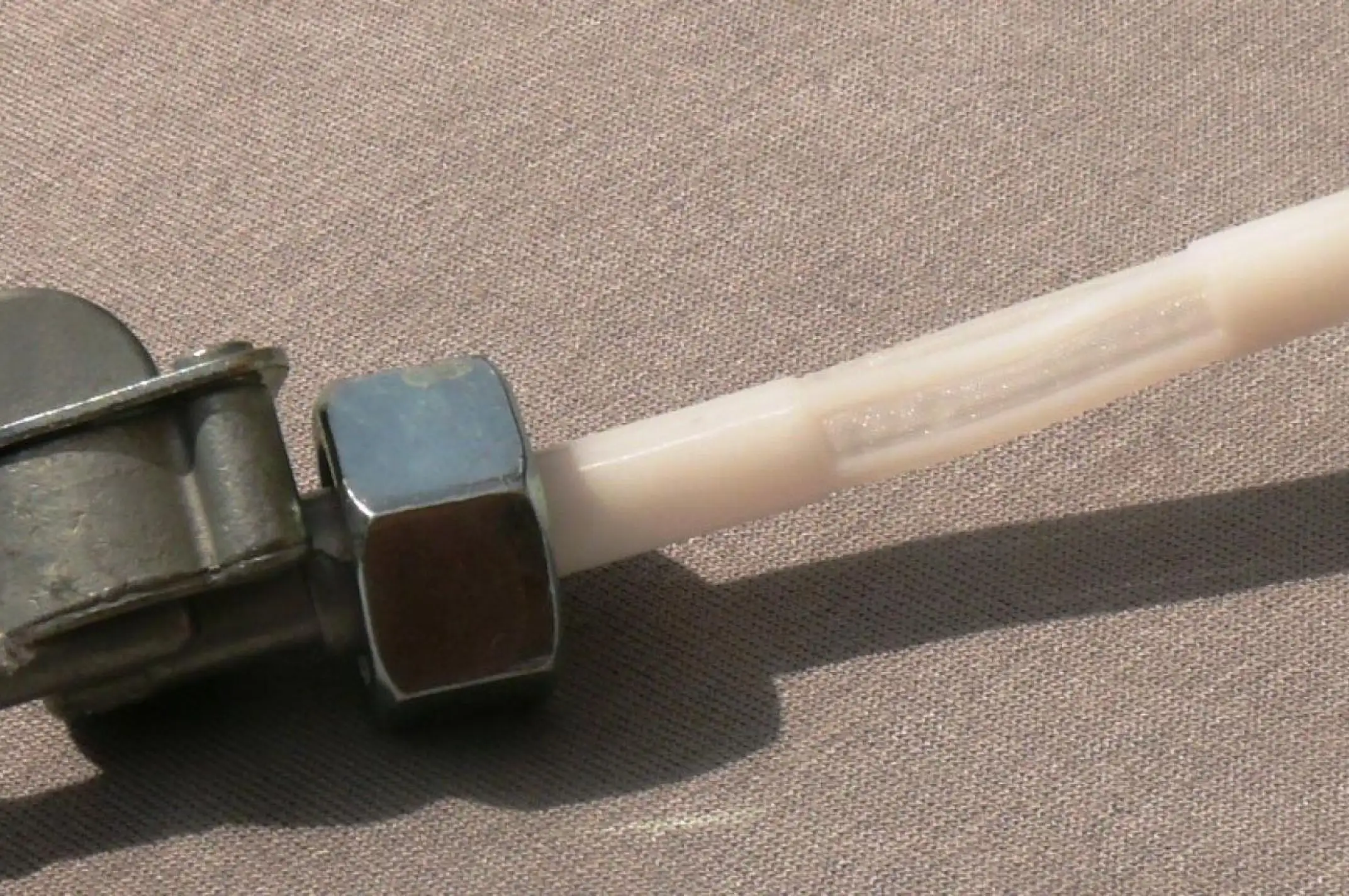 Кран топливный Alpha (гайка Ø14mm, штуцер 90*) VDK