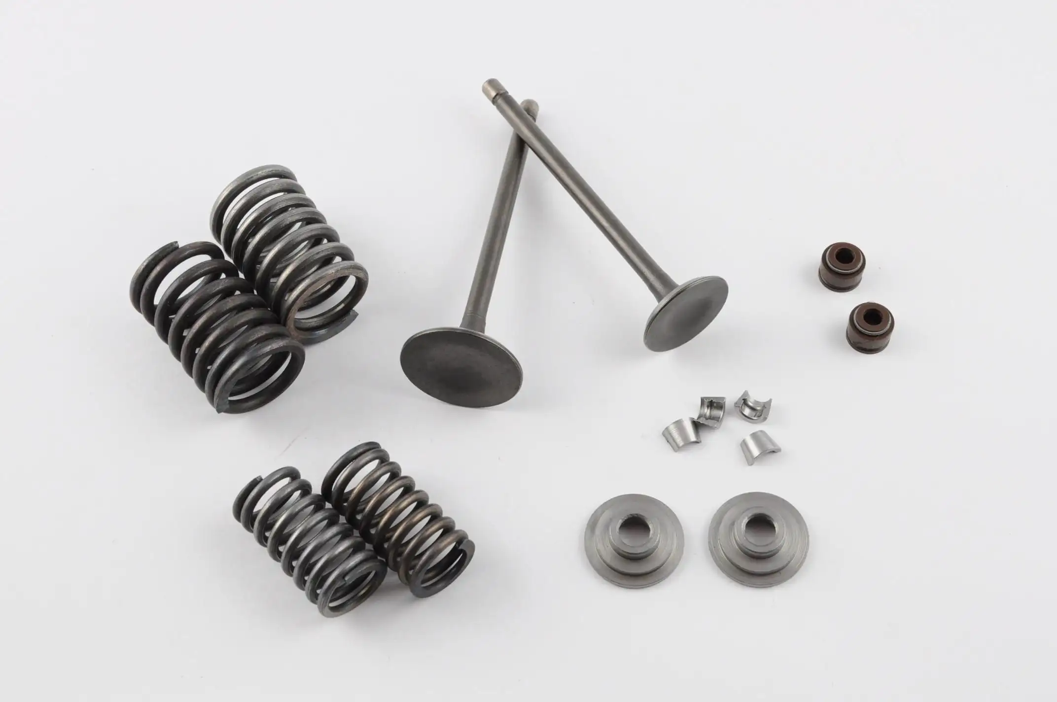 Клапаны (пара, в сборе) 4T CG150 (L-92mm) KOMATCU