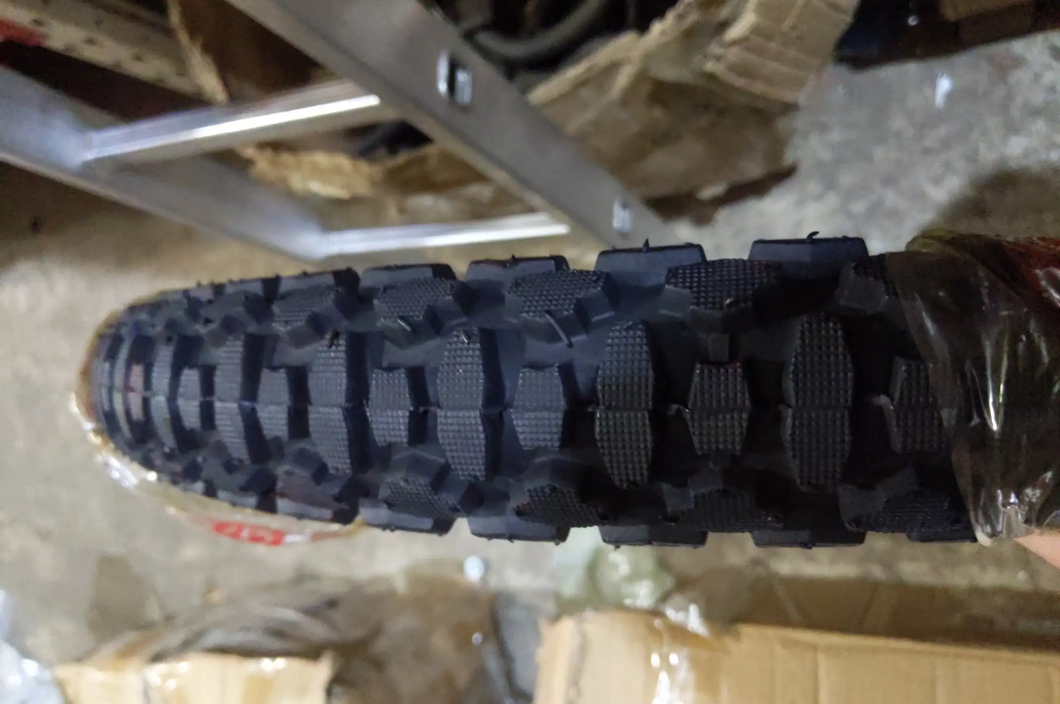 Мотошина 3,00 -18 TT FLUEPLAT Шиповка вездеход LTK