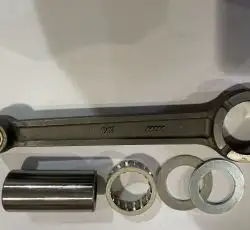 Шатун ИЖ ПЛАНЕТА (+втулка, нижний сепаратор, палец, шайбы) JING (mod.A)